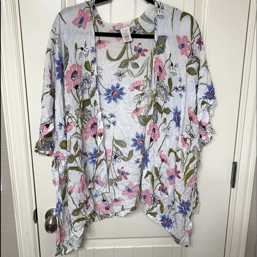 Do Everything In Love Floral Kimono